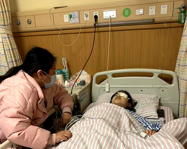 温情陪护，增强员工归属感--兰溪红狮工会专人陪护住院实习生